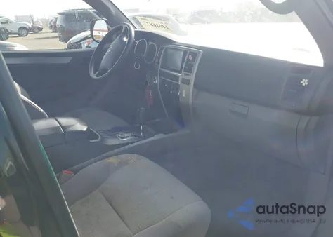 2005 Toyota 4Runner Sr5 V6 z USA, uszkodzony, nr VIN JTEBU14R950058252